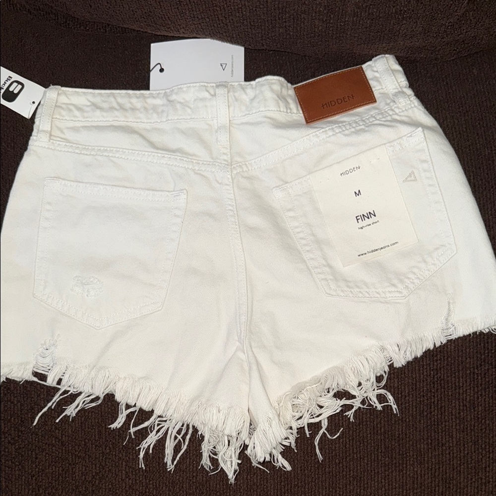 Hidden FINN White Frayed Hem Denim Shorts - Women